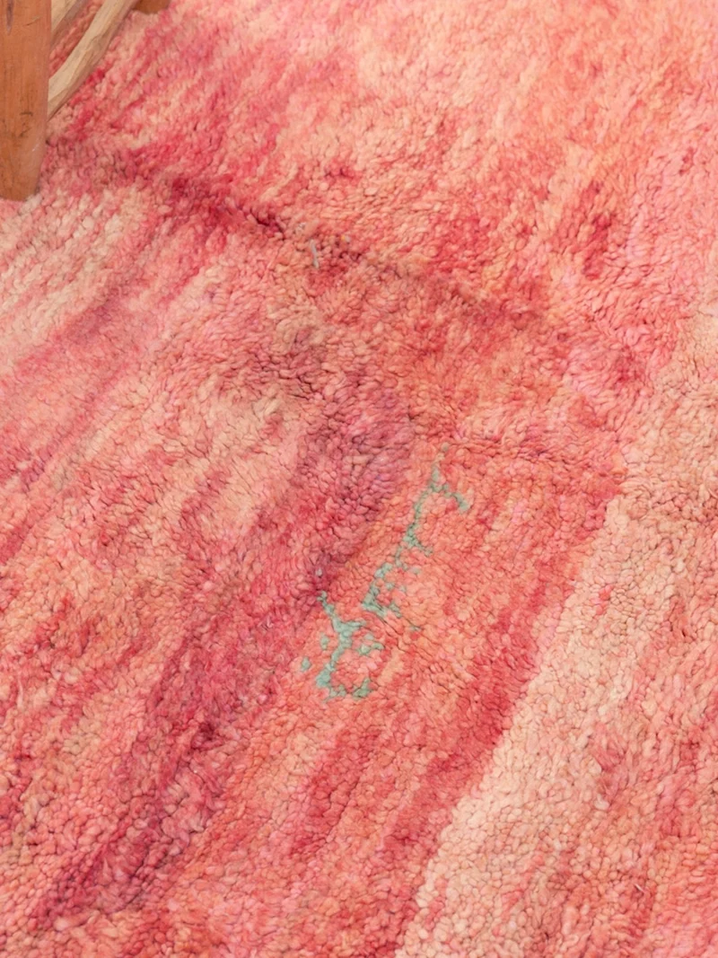 Olivier, le tapis en laine naturelle de l'Atlas rose N°57