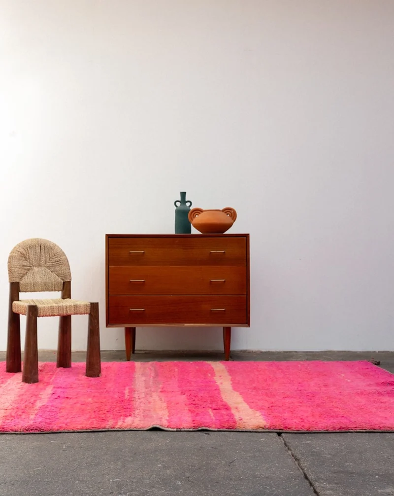 Olivier, le grand tapis de l'Atlas en laine fushia N°46