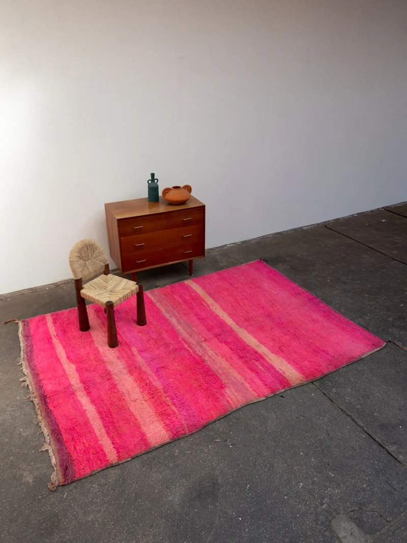 Olivier, le grand tapis de l'Atlas en laine fushia N°46