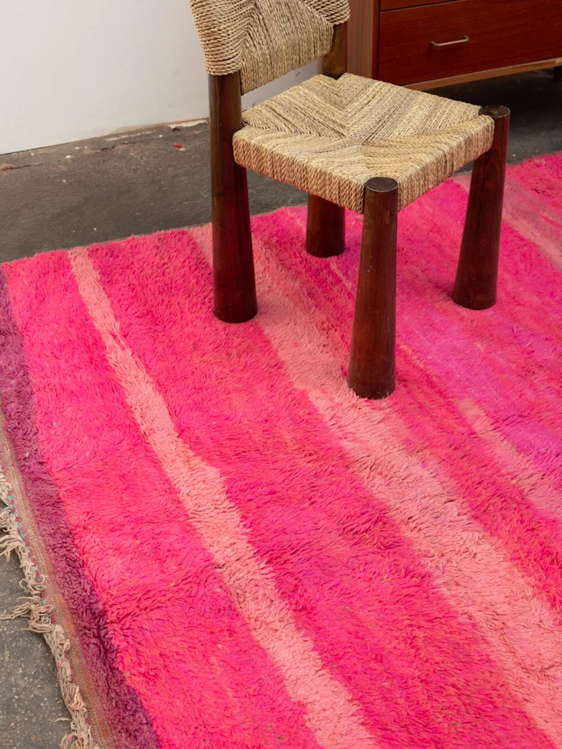 Olivier, le grand tapis de l'Atlas en laine fushia N°46