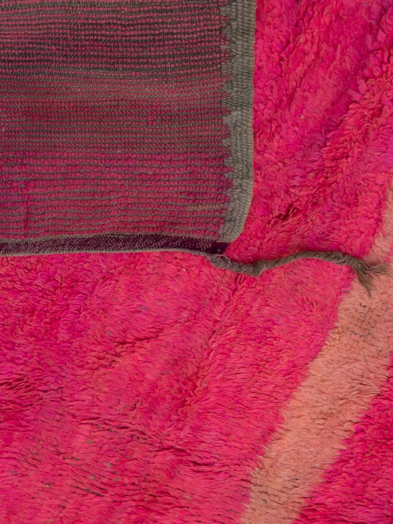 Olivier, le grand tapis de l'Atlas en laine fushia N°46