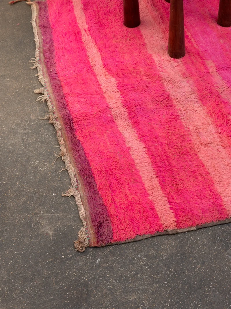 Olivier, le grand tapis de l'Atlas en laine fushia N°46