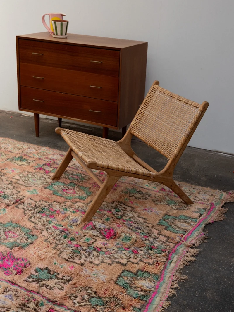 Olivier, le grand tapis de l'Atlas en laine rose et bleu N°45