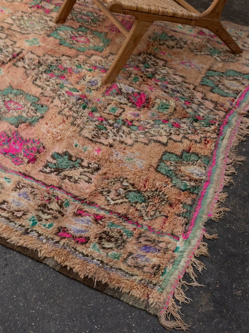 Olivier, le grand tapis de l'Atlas en laine rose et bleu N°45