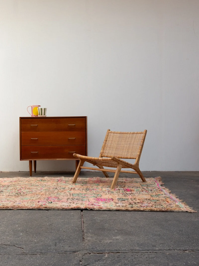 Olivier, le grand tapis de l'Atlas en laine rose et bleu N°45