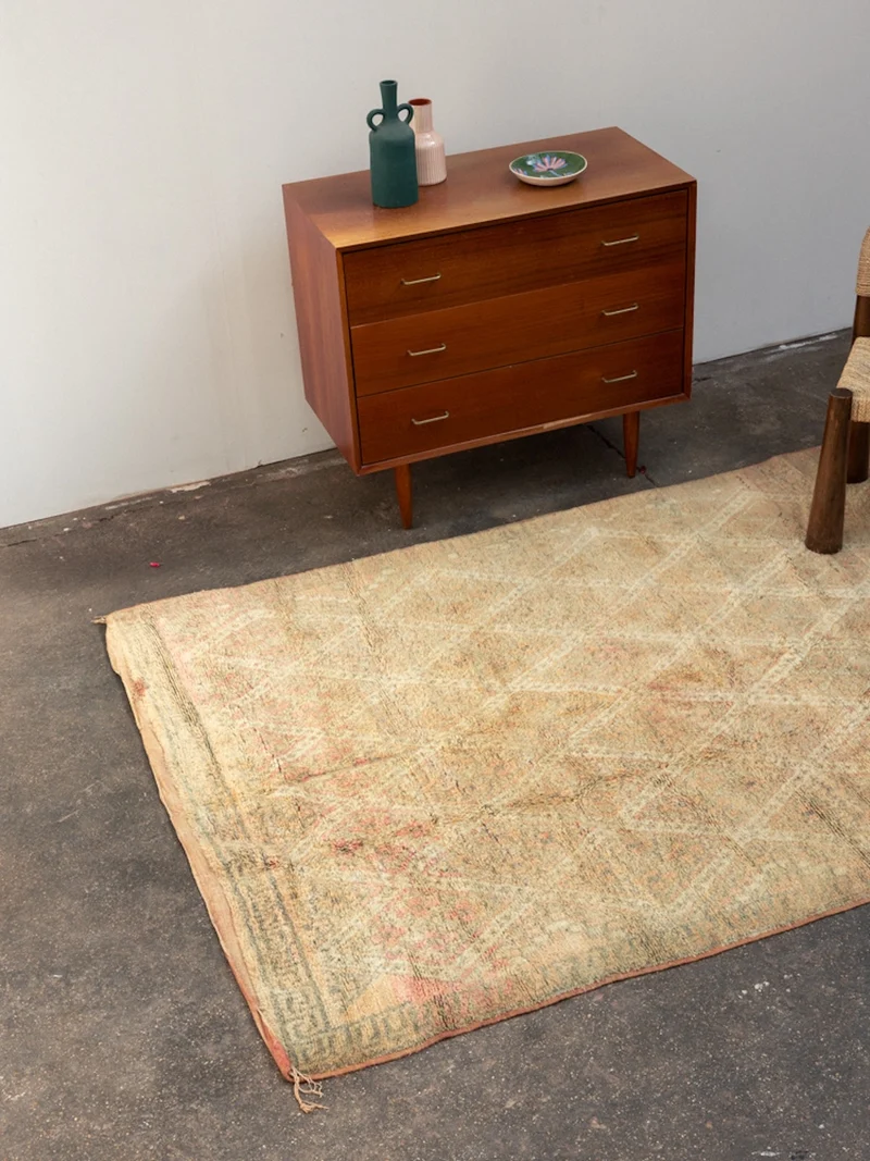Olivier, le grand tapis de l'Atlas vert et rose en laine N°38