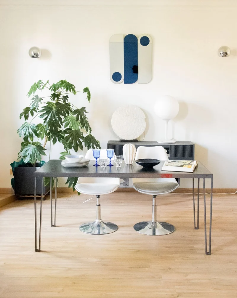 Karla, la table à manger industrielle en acier N°1129