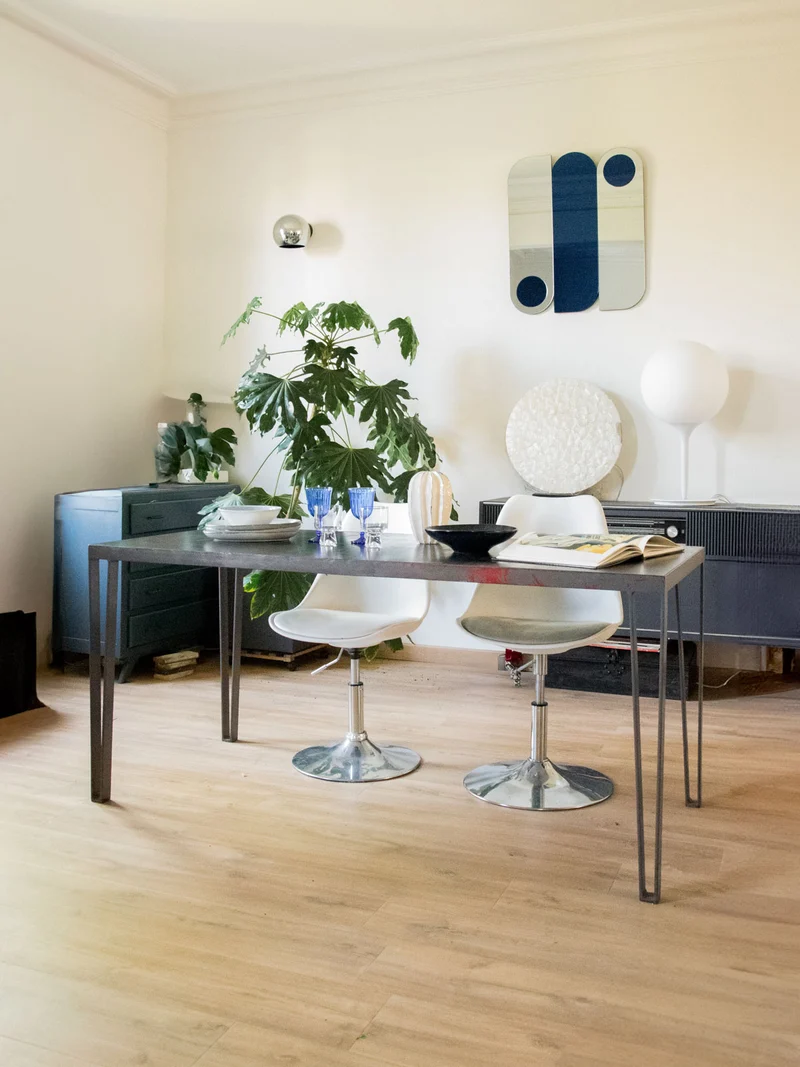 Karla, la table à manger industrielle en acier N°1129