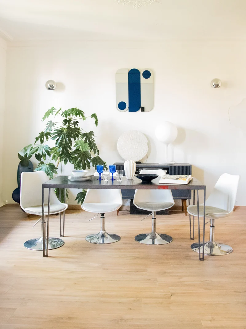 Karla, la table à manger industrielle en acier N°1129