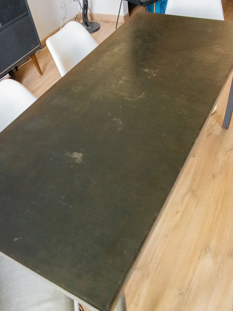 Karla, la table à manger industrielle en acier N°1129