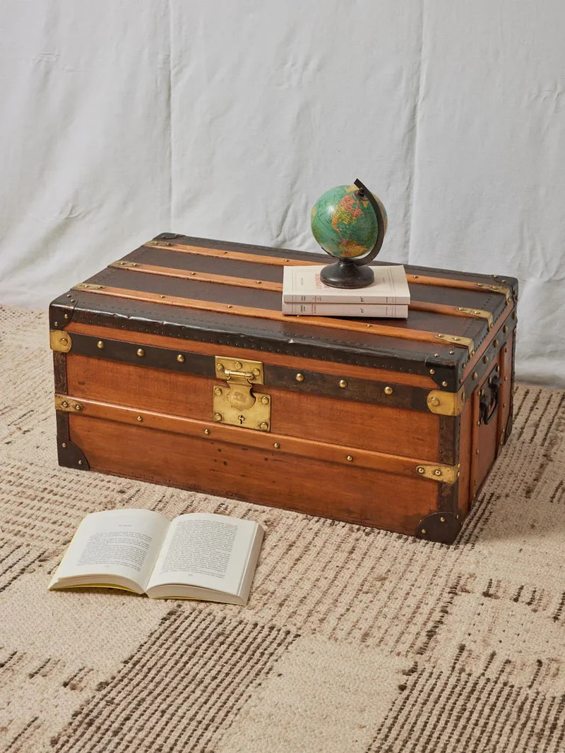 Lucienne, la petite malle en bois claire et laiton N°244