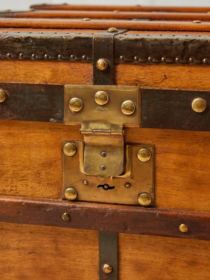 Lucienne, la grande malle en bois et métal N°241