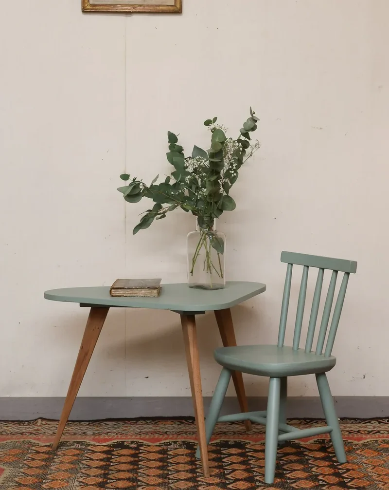 Francine, la table d'appoint verte N°825