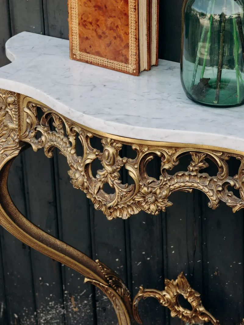 Hanna, la console en bronze et marbre blanc N°1295