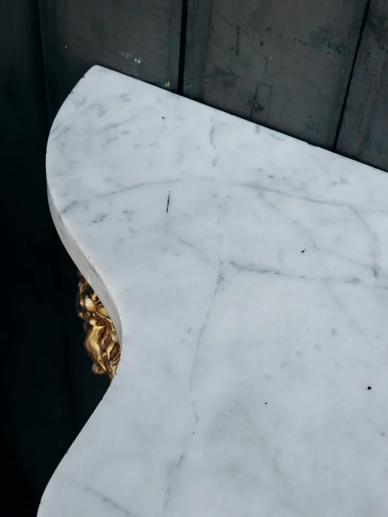 Hanna, la console en bronze et marbre blanc N°1295