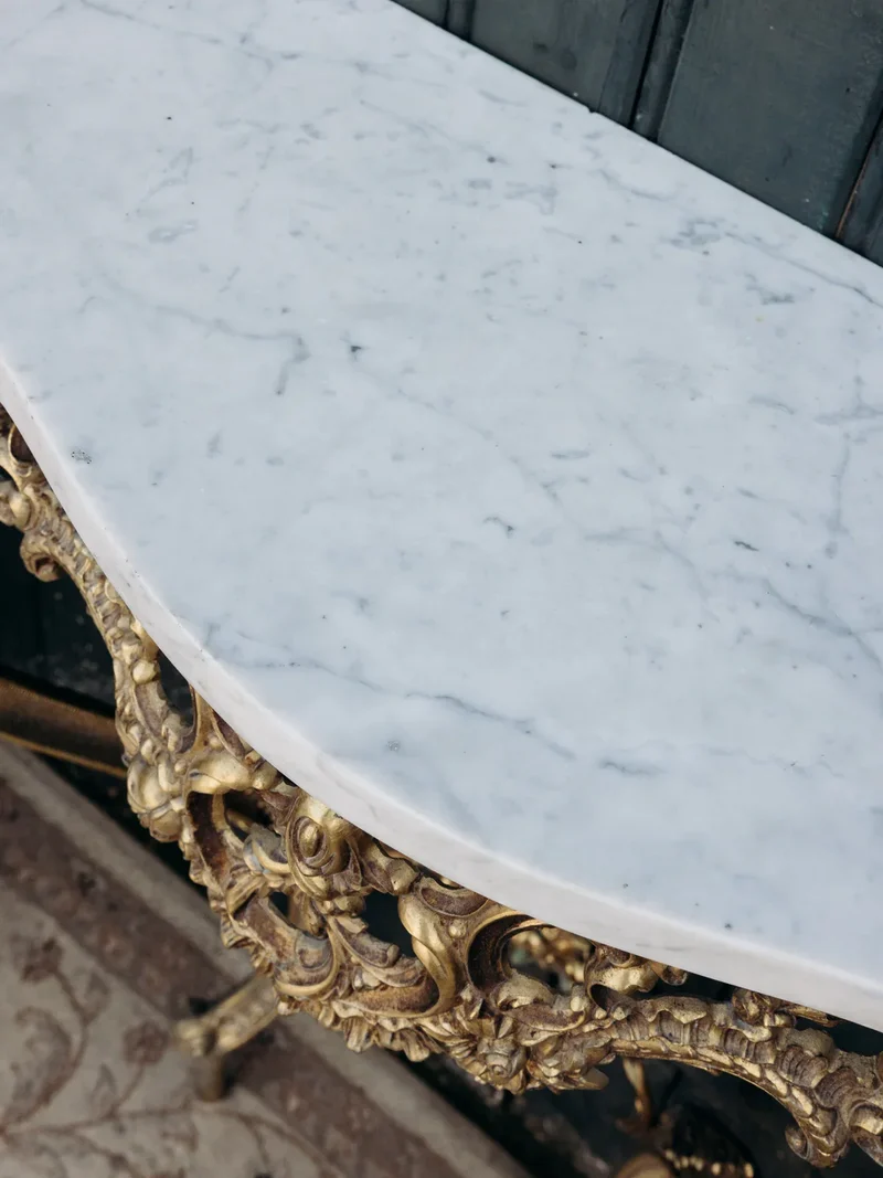 Hanna, la console en bronze et marbre blanc N°1295