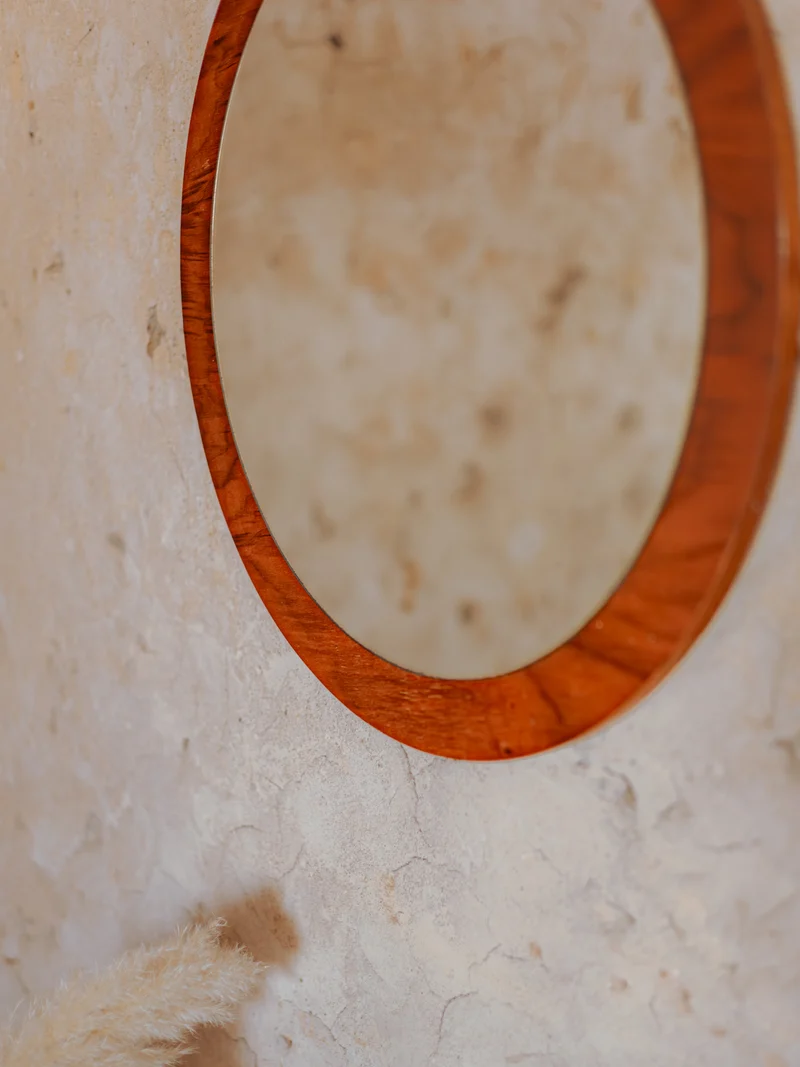 Igor, le miroir en bois foncé rond N°1016