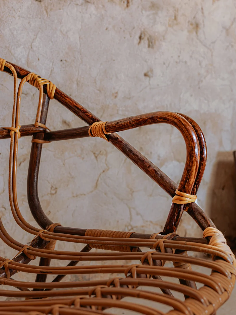 Ernest, le fauteuil en rotin foncé N°861