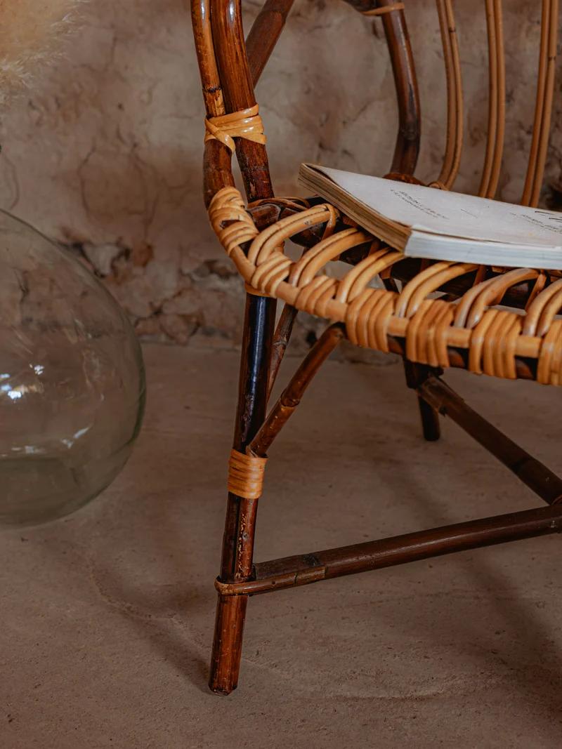Ernest, le fauteuil en rotin foncé N°861