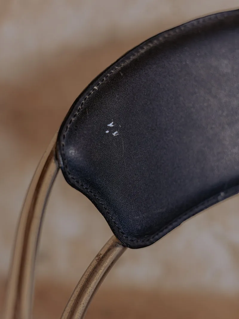 Alma, la paire de chaises en cuir noir N°1432