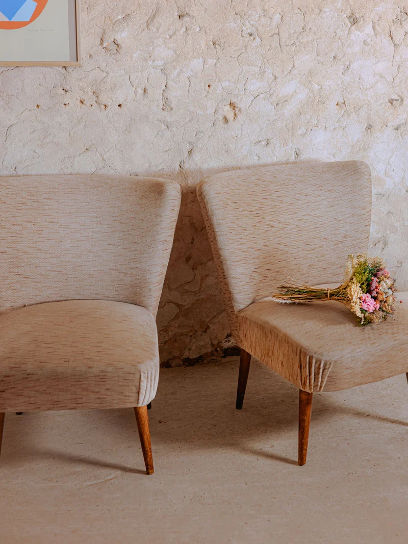 Jakob, la paire de fauteuils cocktails N°950