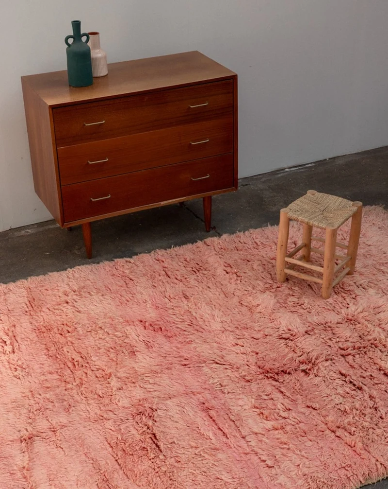 Olivier, le tapis de l'Atlas rose en laine naturelle N°37