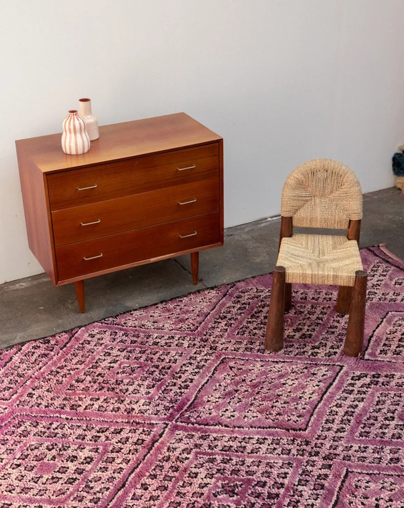 Olivier, le grand tapis de l'Atlas en laine violet à motifs N°36