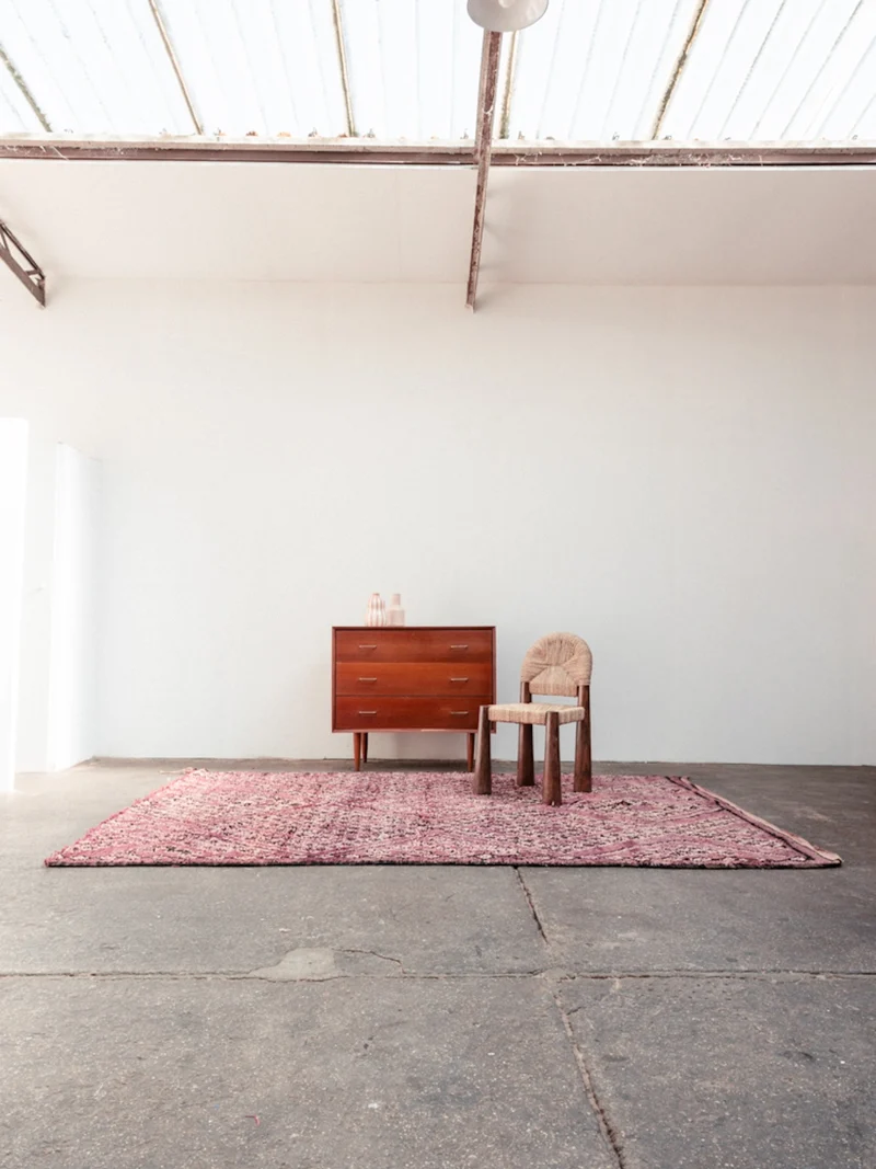 Olivier, le grand tapis de l'Atlas en laine violet à motifs N°36