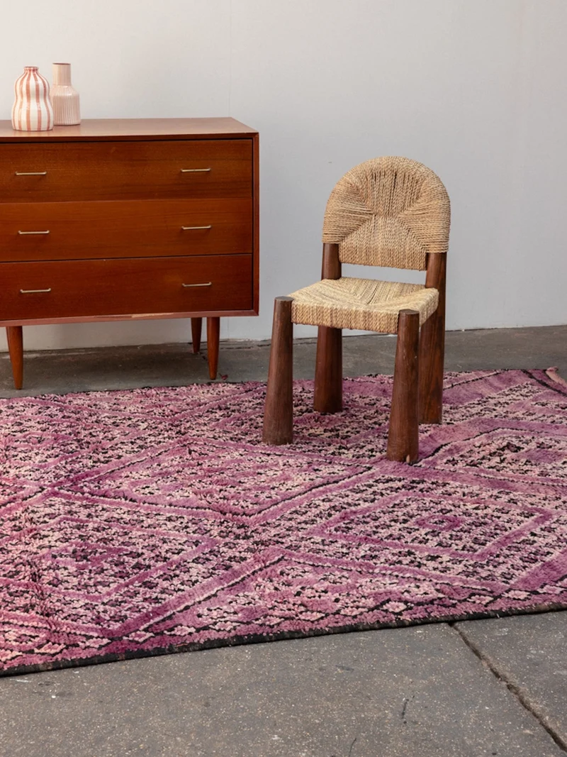 Olivier, le grand tapis de l'Atlas en laine violet à motifs N°36