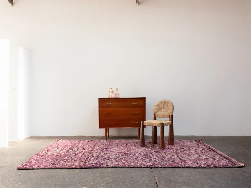 Olivier, le grand tapis de l'Atlas en laine violet à motifs N°36