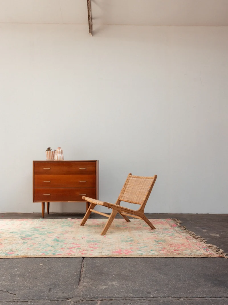 Olivier, le grand tapis de l'Atlas en laine rose et bleu N°35