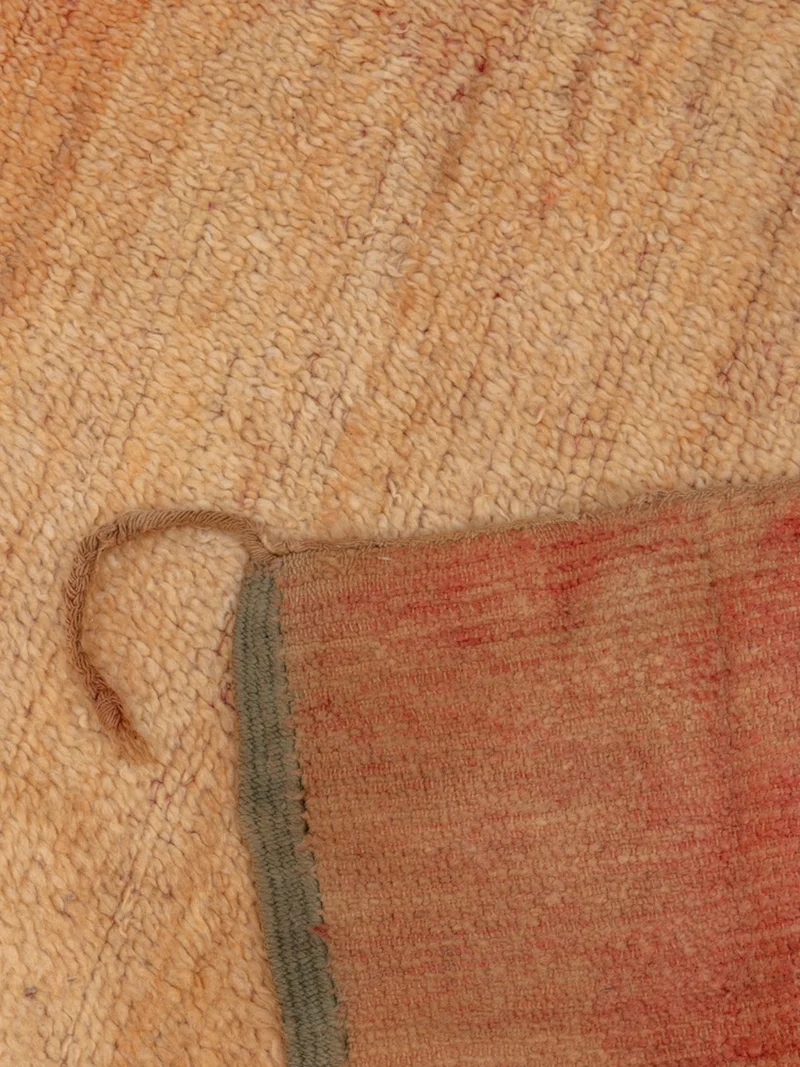 Olivier, le grand tapis de l'Atlas orangé en laine N°26