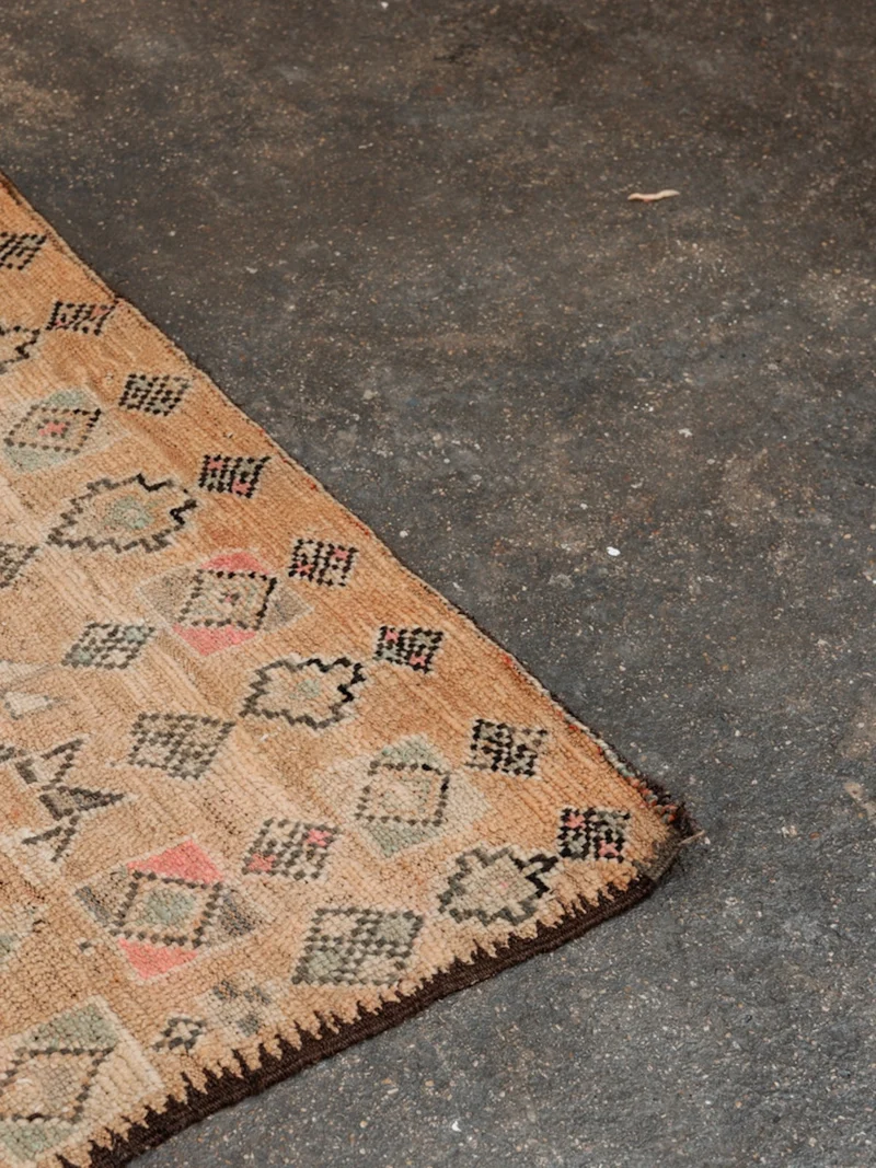 Olivier, le grand tapis de l'Atlas aux nuances de rose et beige N°24