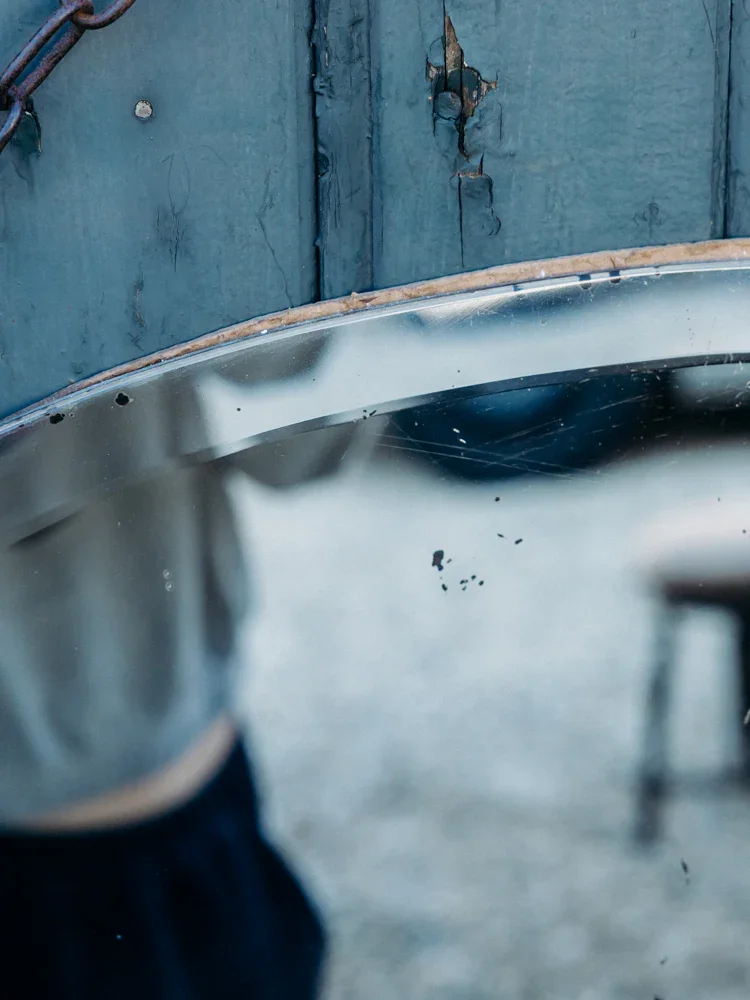 Georges, le miroir en fer forgé N°1032