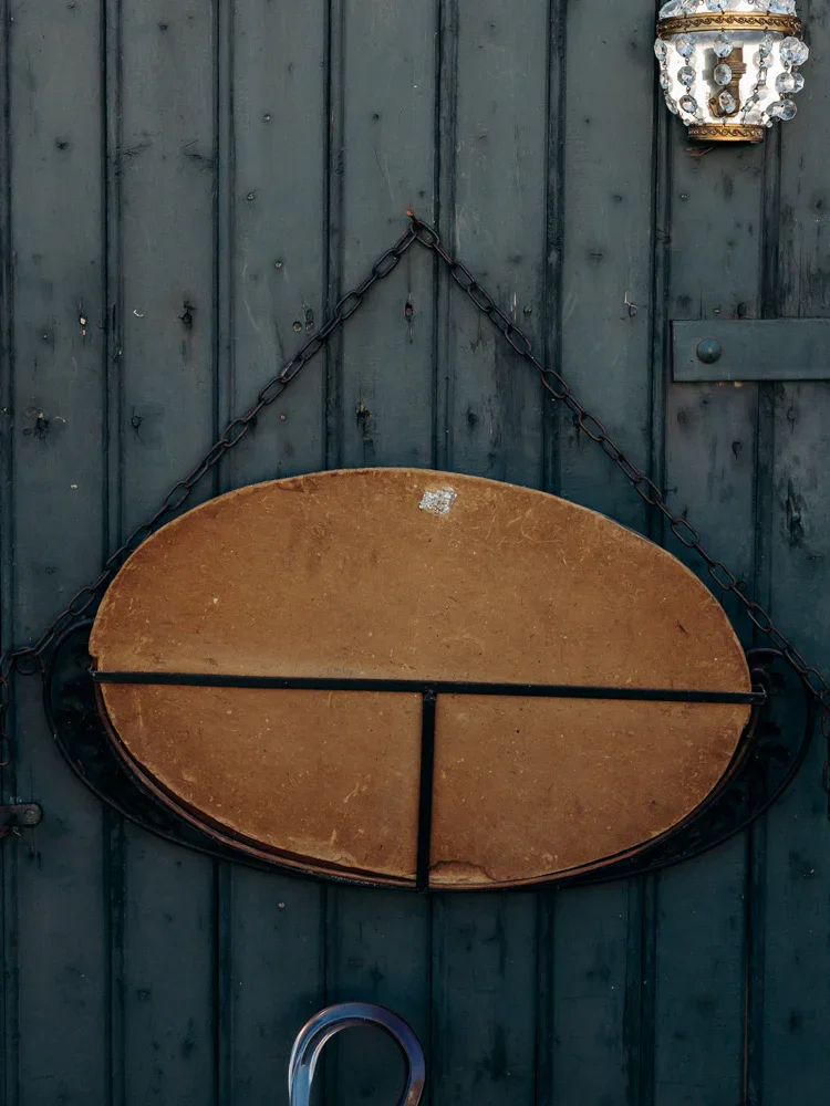 Georges, le miroir en fer forgé N°1032