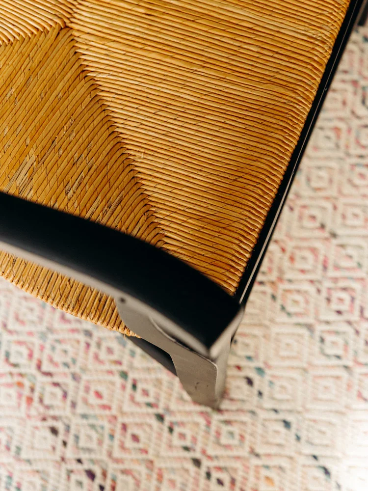 Ernest, le fauteuil restauré en bois noir N°844