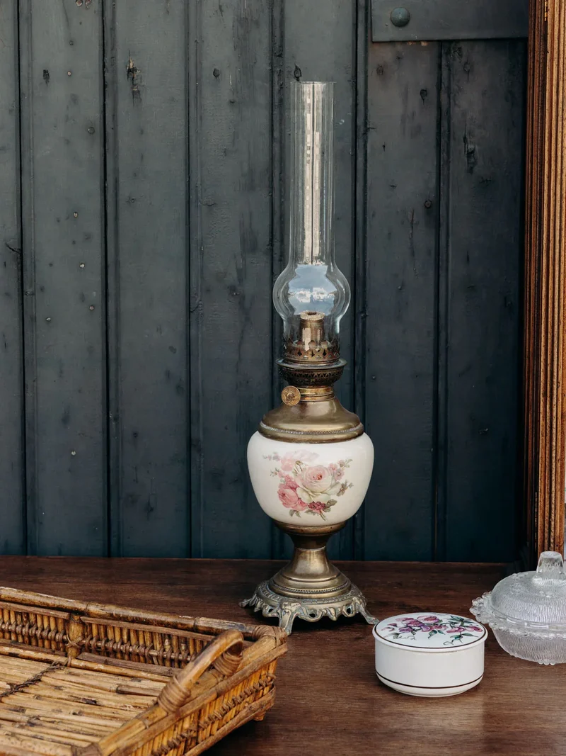 Suzanne, la lampe à pétrole à poser N°546