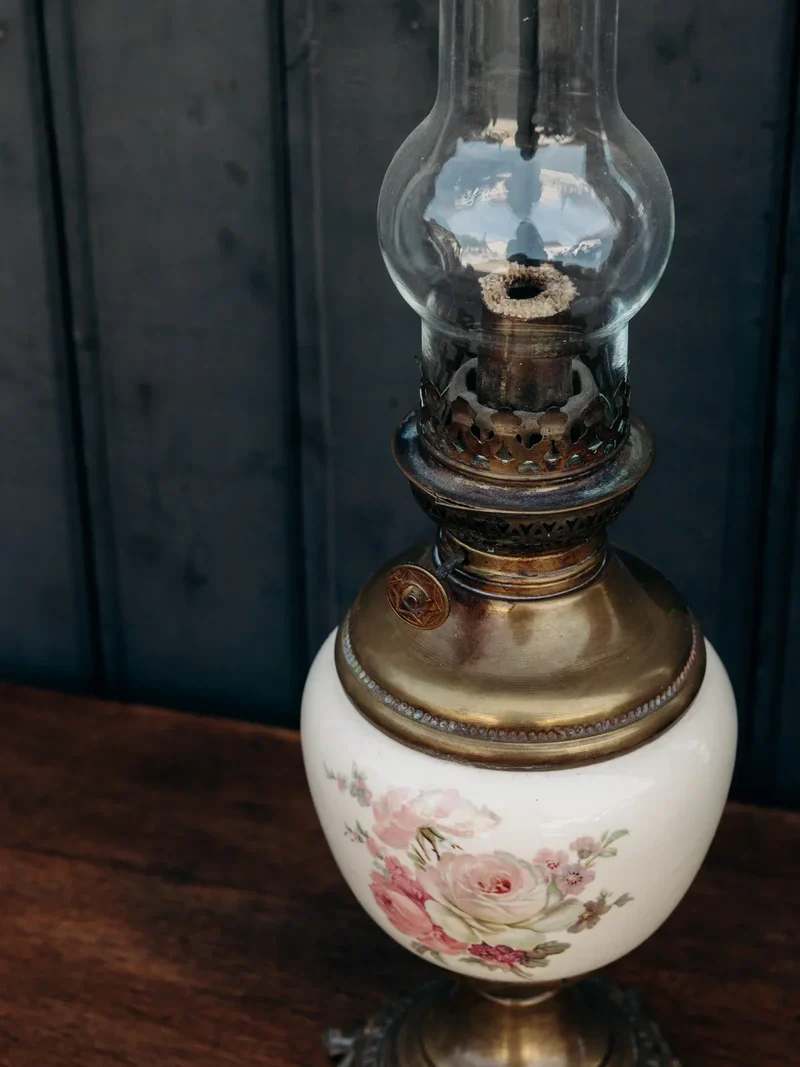 Suzanne, la lampe à pétrole à poser N°546