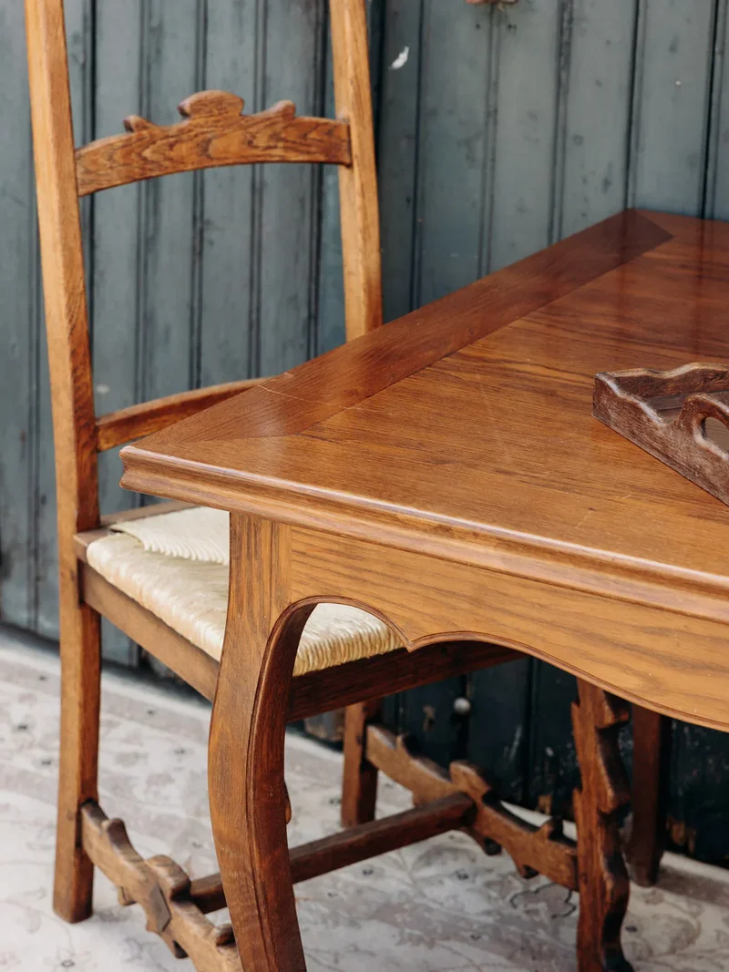 Romy, la table à manger carrée en chêne N°1298