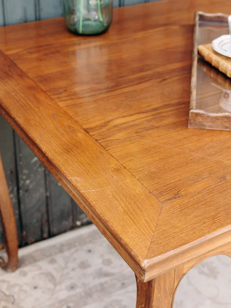 Romy, la table à manger carrée en chêne N°1298