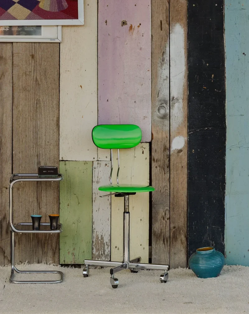 Alma, la chaise chromée et verte fluo N°1469