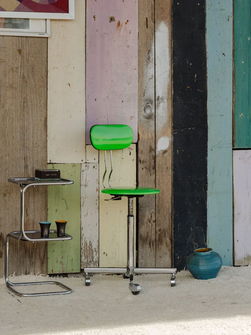 Alma, la chaise chromée et verte fluo N°1469