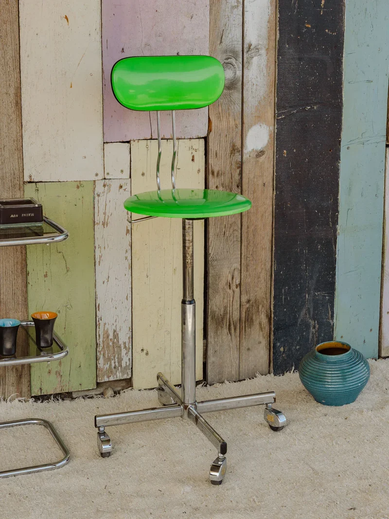 Alma, la chaise chromée et verte fluo N°1469