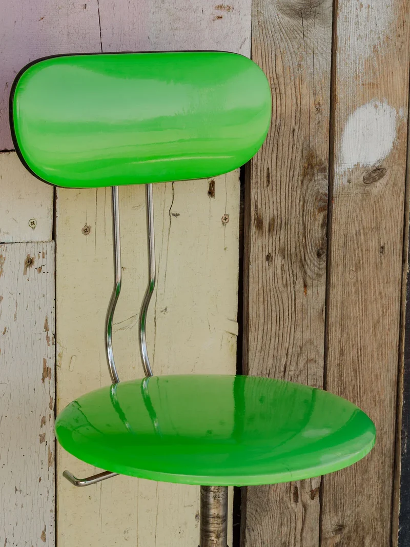 Alma, la chaise chromée et verte fluo N°1469