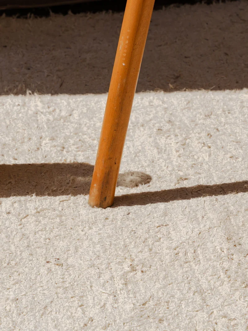 Regis, le tabouret tripode en bois N°951