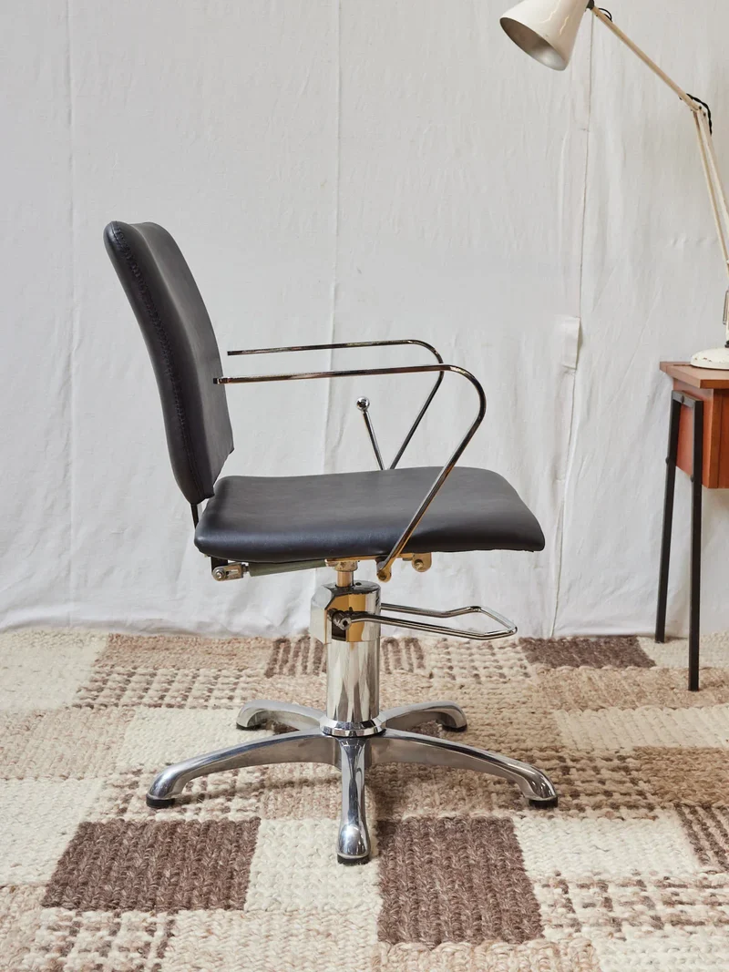 Jakob, le fauteuil de coiffeur en chrome N°973