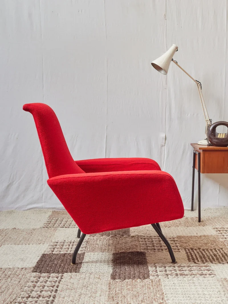 Jakob, le fauteuil italien rouge N°971