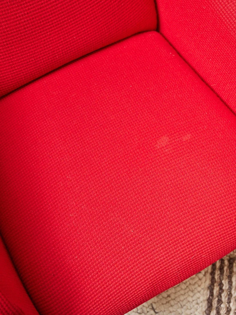 Jakob, le fauteuil italien rouge N°971