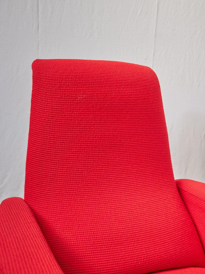Jakob, le fauteuil italien rouge N°971