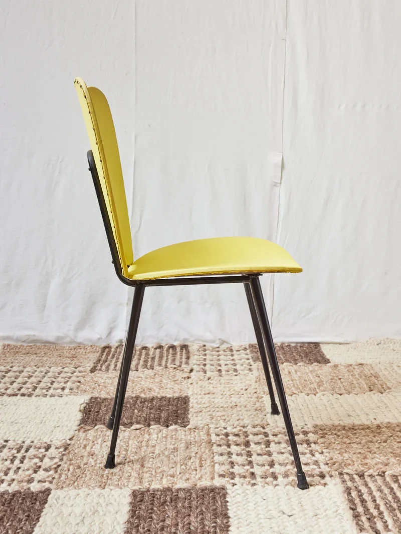 Auguste, l'ensemble de table et chaises coloré N°14